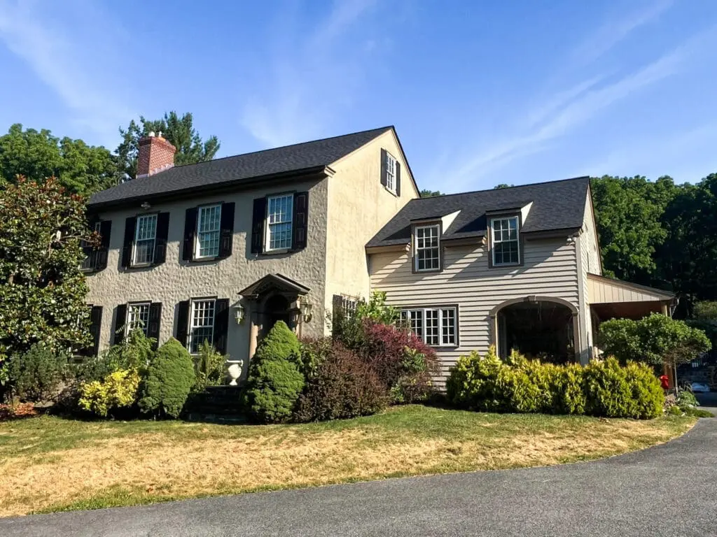 Customer’s home featuring updated siding, windows, and roof.
